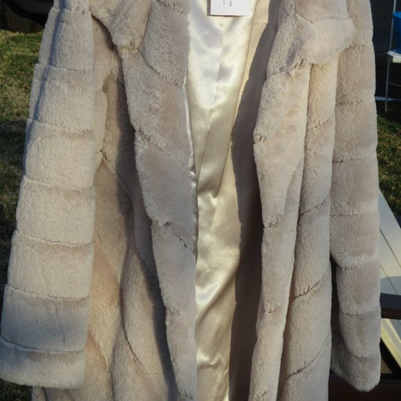 Best Offer!!NWT Calvin Klein Fur Coat XL - Picture 7 of 10